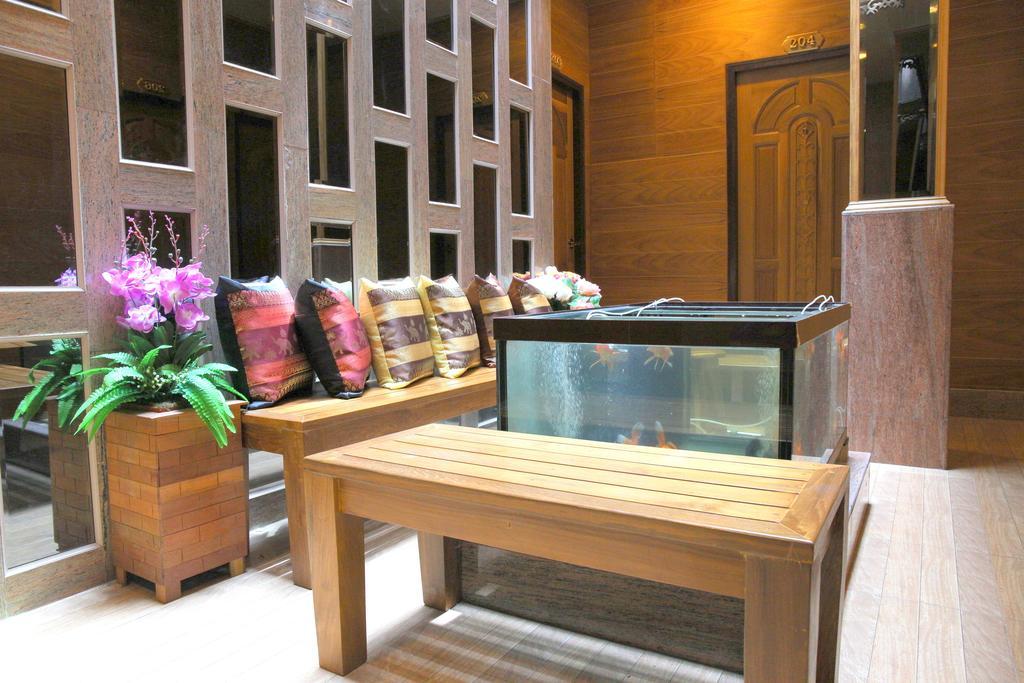 Tanee Place Bangkok Buitenkant foto