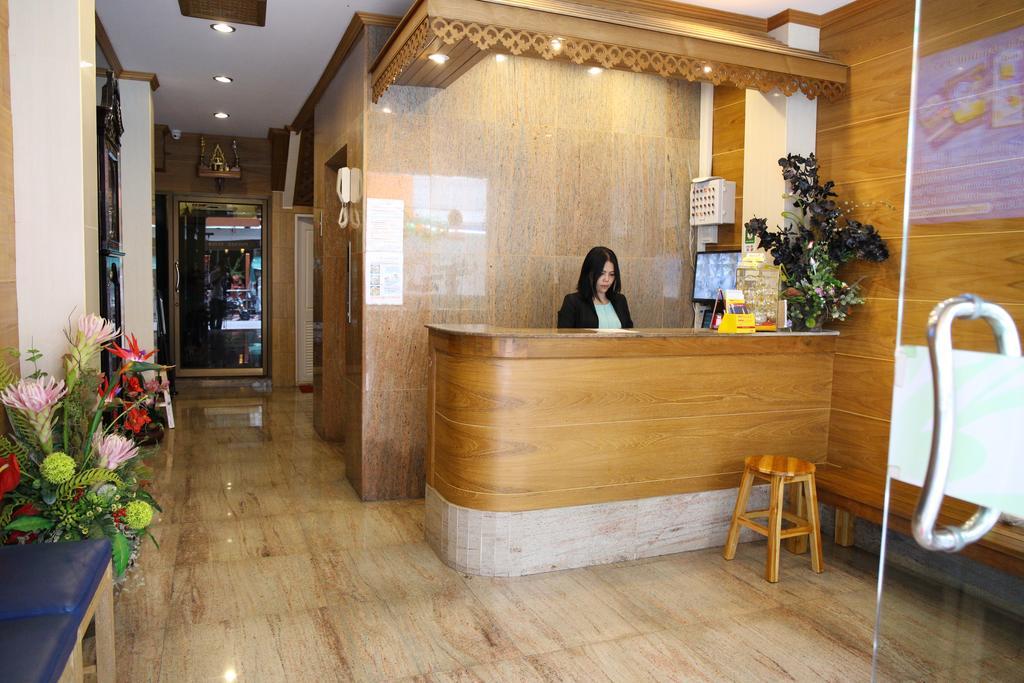 Tanee Place Bangkok Buitenkant foto