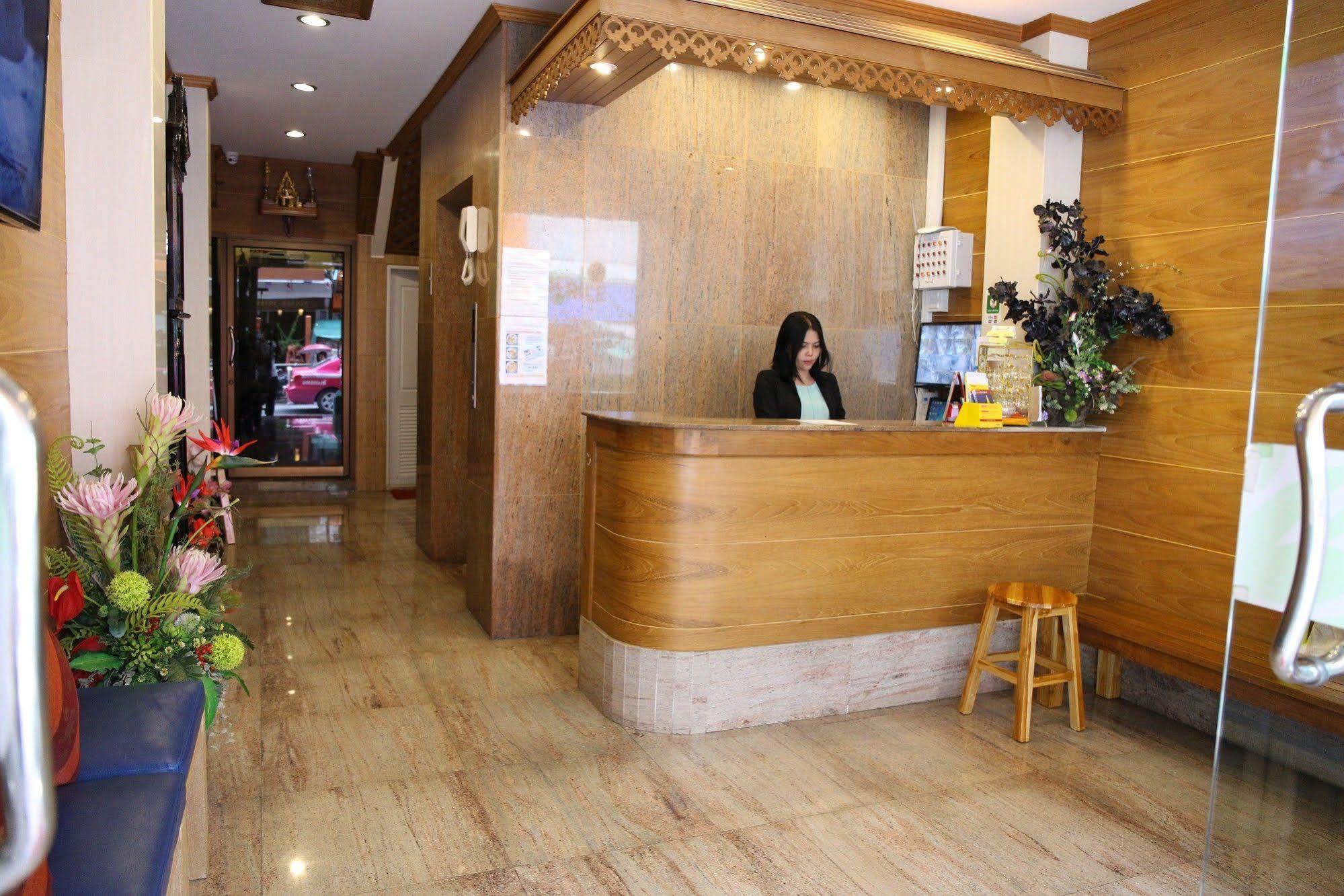 Tanee Place Bangkok Buitenkant foto