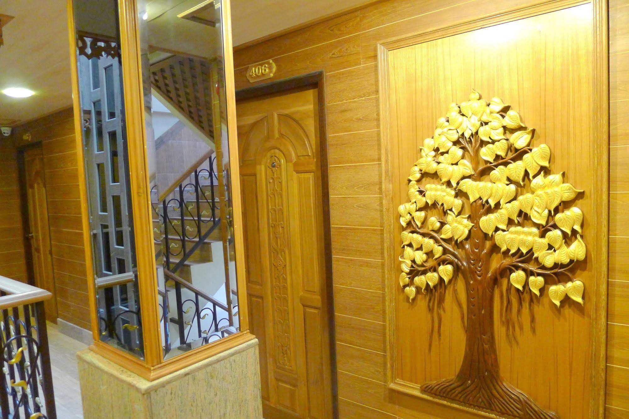 Tanee Place Bangkok Buitenkant foto
